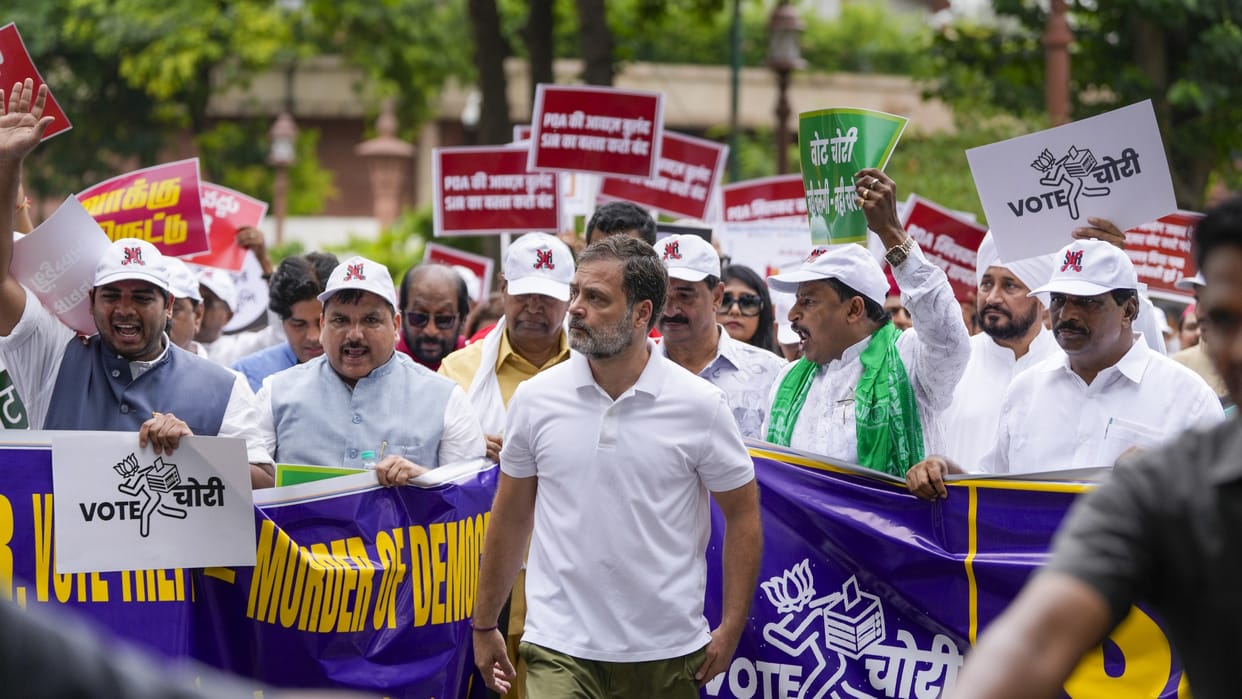 Opposition appears united in 'vote theft' controversy, BJP asks  why doesn't Rahul show strength in Bihar