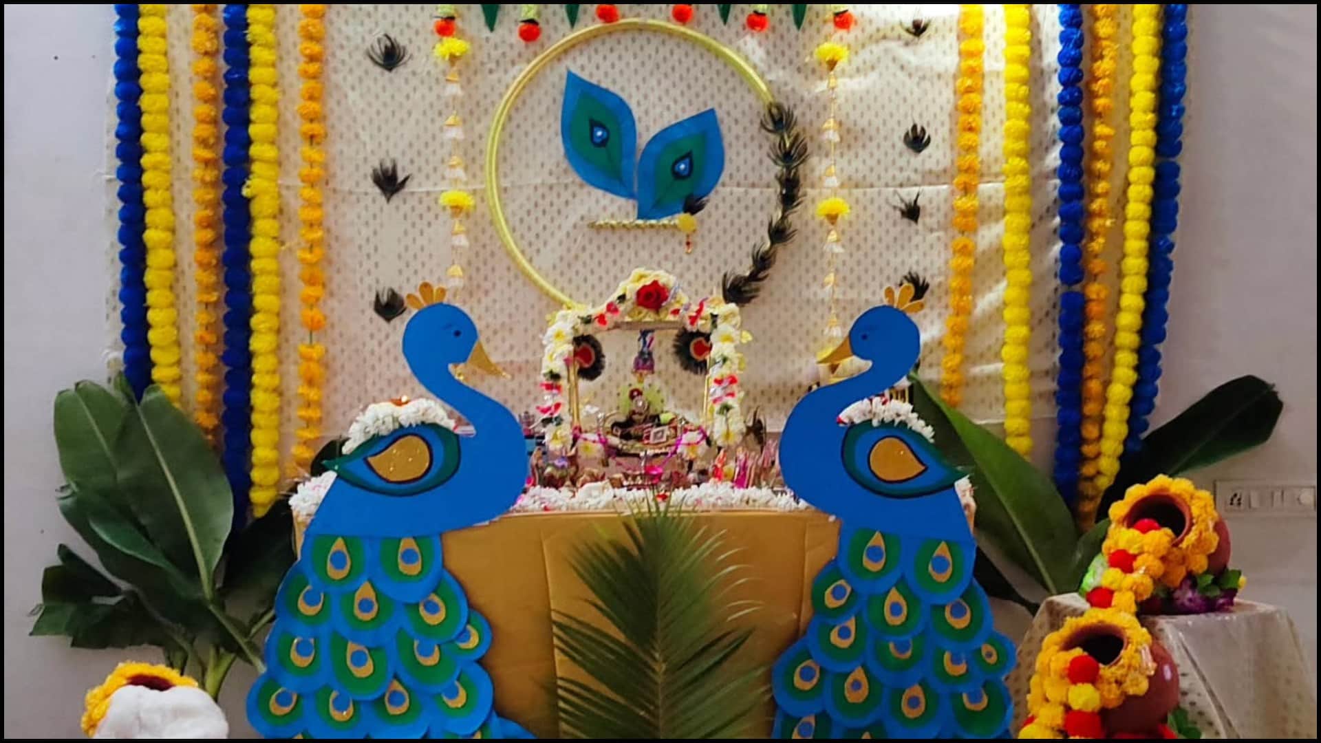 Janmashtami 2025 How to Decorate Laddu Gopal’s Jhula Decoration Ideas Image