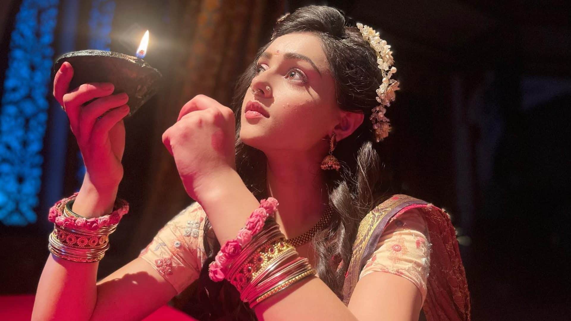 Krishna Janmashtami 2025 Tips to Dress Like Radha Rani Traditional Outfit Fashion Tips