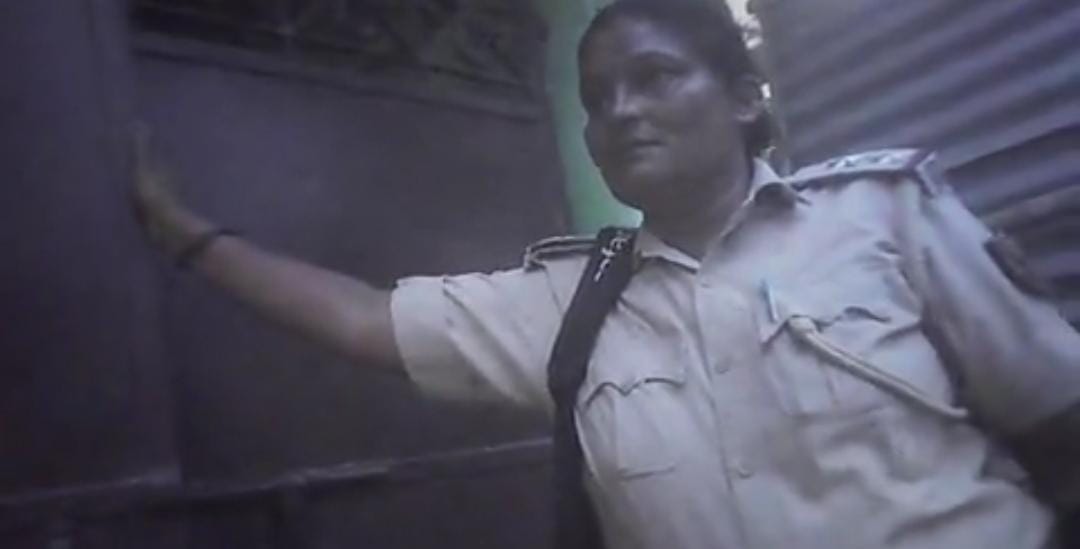 Bihar News: Video of female SI bargaining in Begusarai goes viral news in Hindi