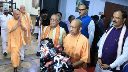 मानसून सत्र से पहले मुख्यमंत्री योगी आदित्यनाथ ने पत्रकारों से बातचीत की।