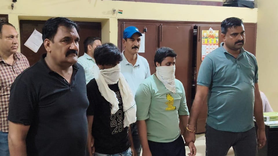 Two arrested in Drug smuggling case