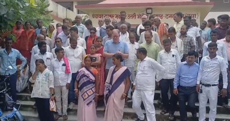 पूर्व राष्ट्रपति बिल क्लिंटन के सलाहकार रह चुके रॉबर्ट रोजन पहुंचे भेटौरा पंचायत।