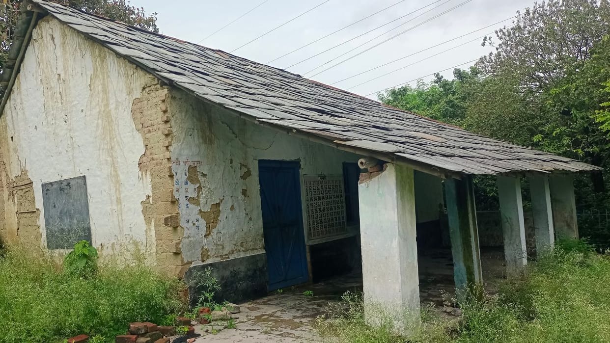 Himachal Building collapsed two rooms unsafe classes being held in the verandah of Khairian School Kangra