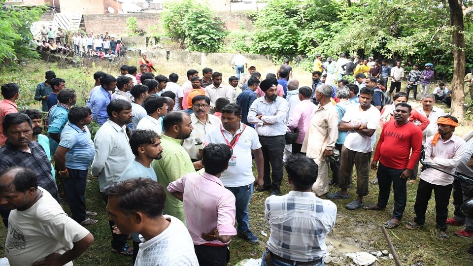 the funeral of the Amit was stopped after seeing the finger and hair missing in haldwani