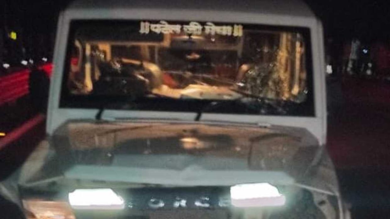 one person died and eight people were injured due to vehicle overturning Another storm in Dhamtari