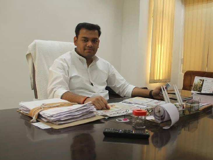 बेसिक शिक्षा मंत्री संदीप सिंह
