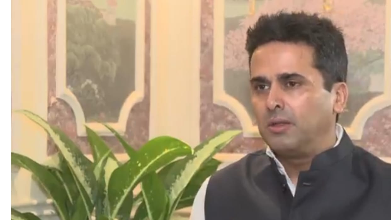 Congress are directionless Congress stalwart Ahmed Patel Son Faisal praise pm modi bjp