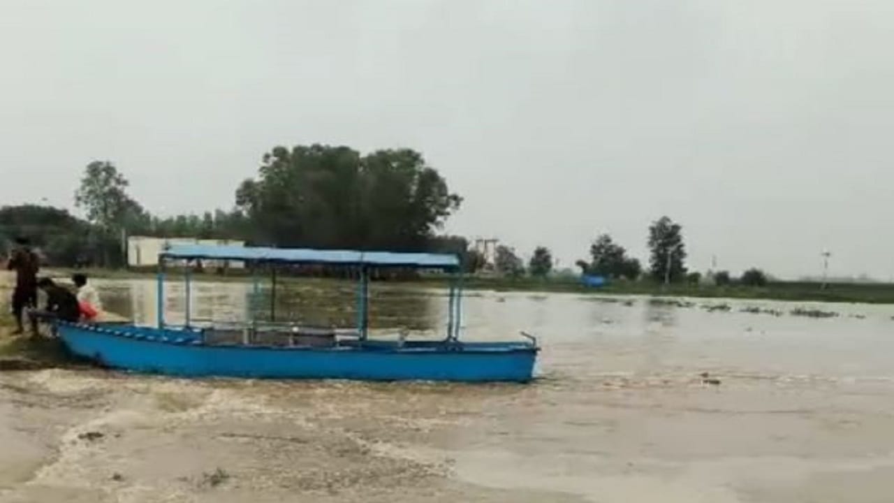 UP Flood Update Ramganga river reached above the danger mark in Shahjahanpur