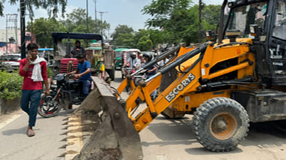 Kanpur: Demolished encroachments, warned not to repeat them
