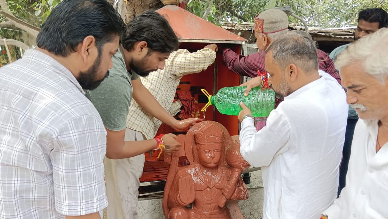 Kanpur Anarchists broke the statue of Bajrangbali tension in the area search for accused through CCTV