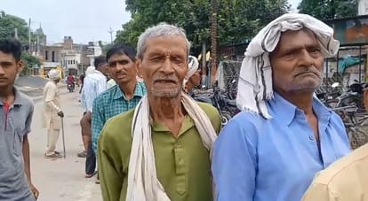 Kanpur Farmers are wandering for fertilizers forced to buy them at high prices said only one sack is received