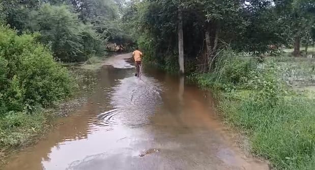 Kanpur Villagers of Shivrajpur troubled by waterlogging forced to travel long distances