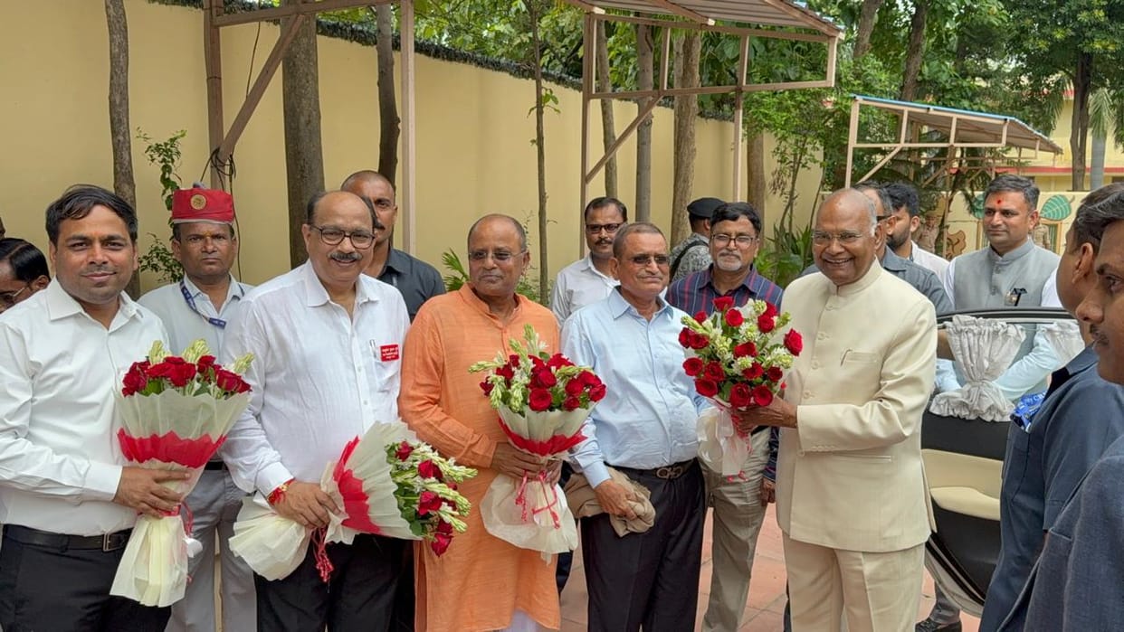 Kanpur Former President did Vipassana at Deori Ghat spent two and a half hours discussed with trustees