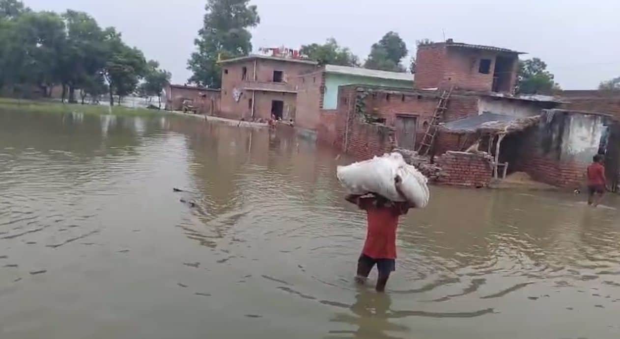 Flood in UP situation worsened due to flood in Ganga in Kasganj