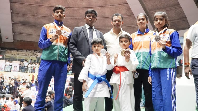 Bihar: राष्ट्रीय कराटे प्रतियोगिता में नालंदा की बेटी मुस्कान ने जीता रजत, खिलाड़ियों का शानदार प्रदर्शन