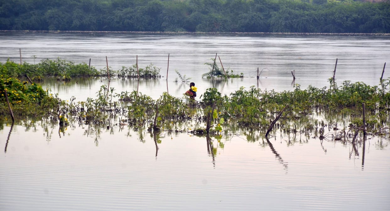 Flood threat due to Yamuna water level in Agra