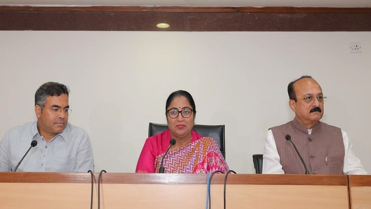 Delhi: '5 महीने में 3 अहम विधेयक पारित किए', रेखा गुप्ता ने विधानसभा के मानसून सत्र का रिपोर्ट कार्ड पेश किया