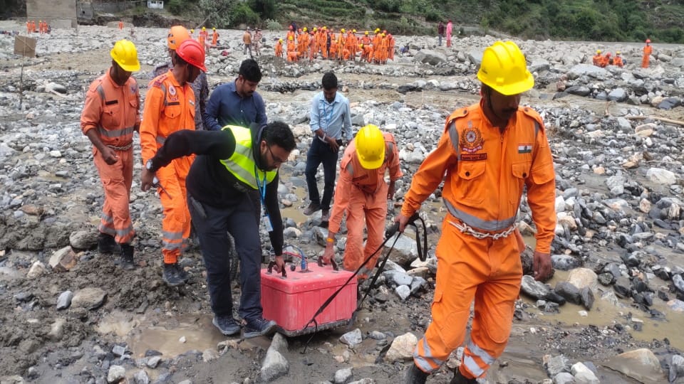 Uttarkashi Disaster 68 people confirmed missing in Flood  lake in Harshil also became a challenge