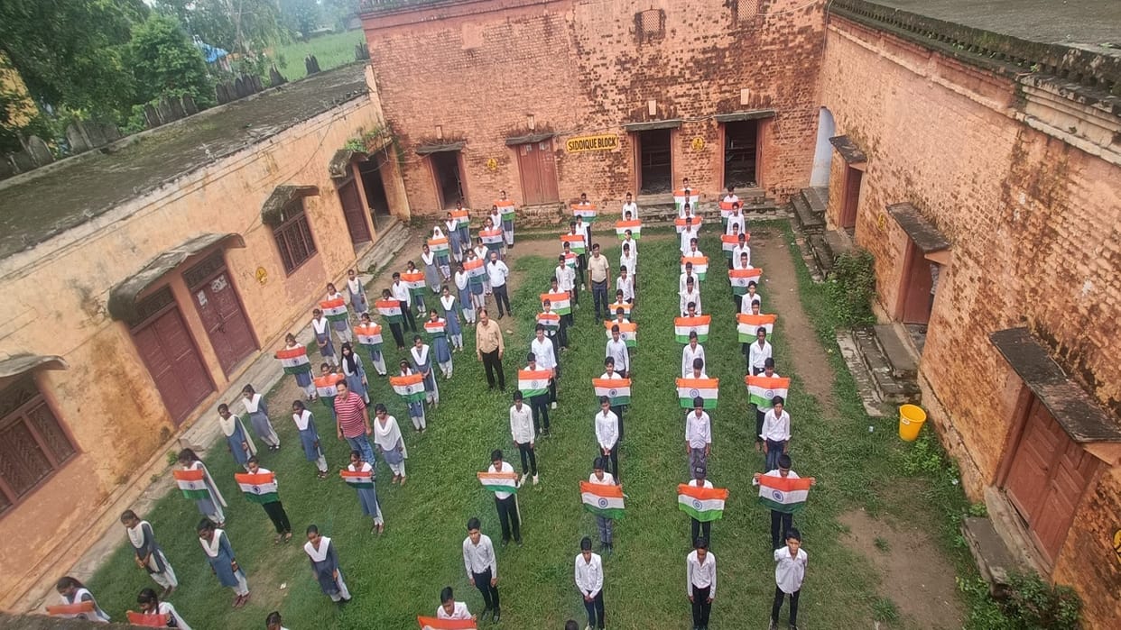 SN Inter College students took out tiranga rally in Pilibhit