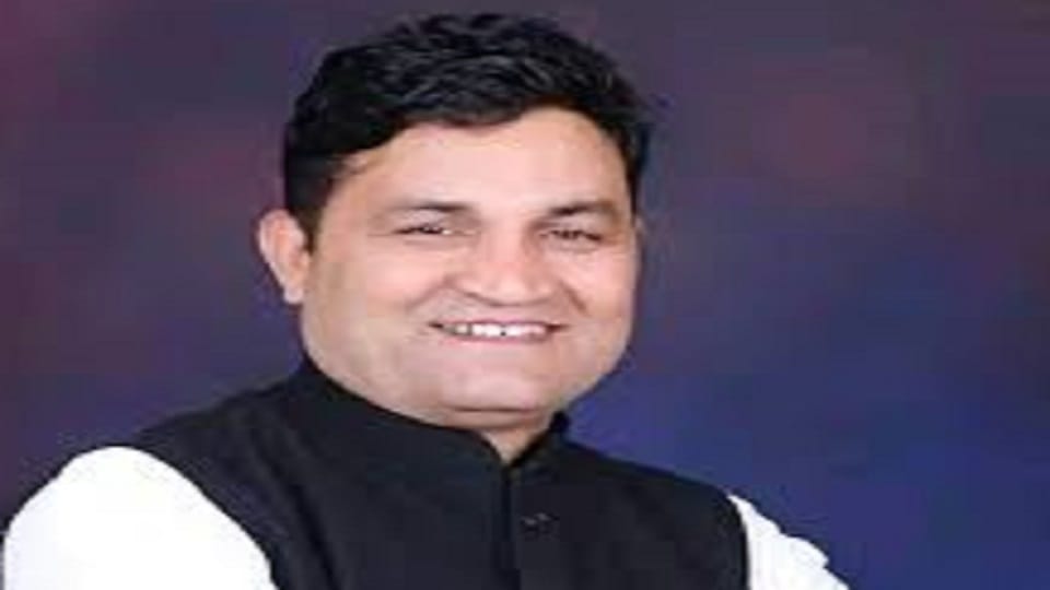 Rebellious attitude of Kamlesh Kaida wife of MLA Ram Singh Kaida in Okhalkanda