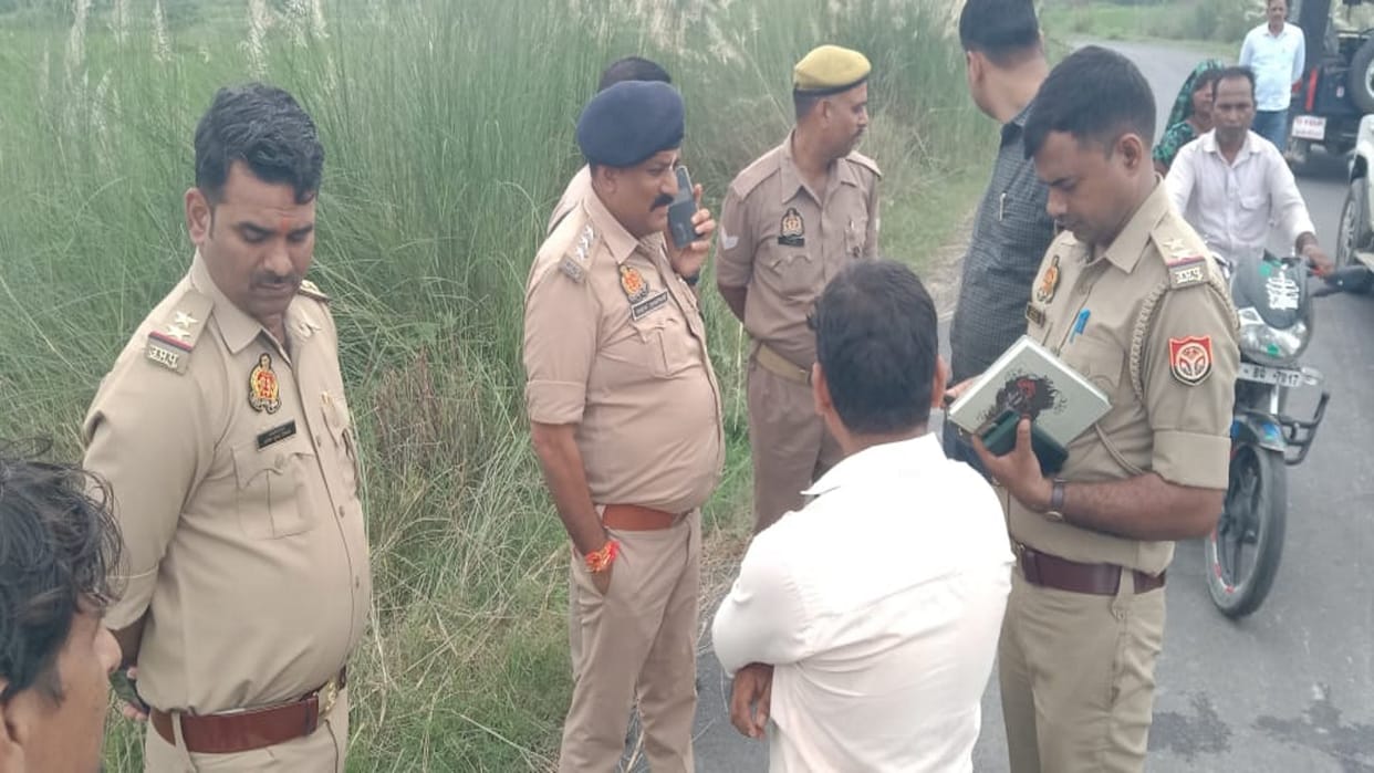 Jewellery and cash worth Rs 4 lakh looted from jeweller at gunpoint in broad daylight