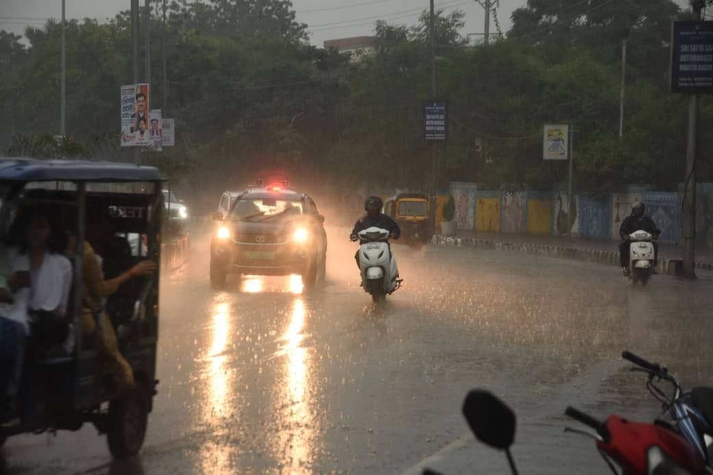 MP weather today: Rainfall in 17 districts of Madhya Pradesh, strong system will be active from August 15