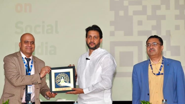 Bihar: 'बेहतर बिहार संवाद' कार्यक्रम का हुआ आयोजन, शामिल होने पहुंचे बीजेपी के राष्ट्रीय मंत्री ऋतुराज सिन्हा