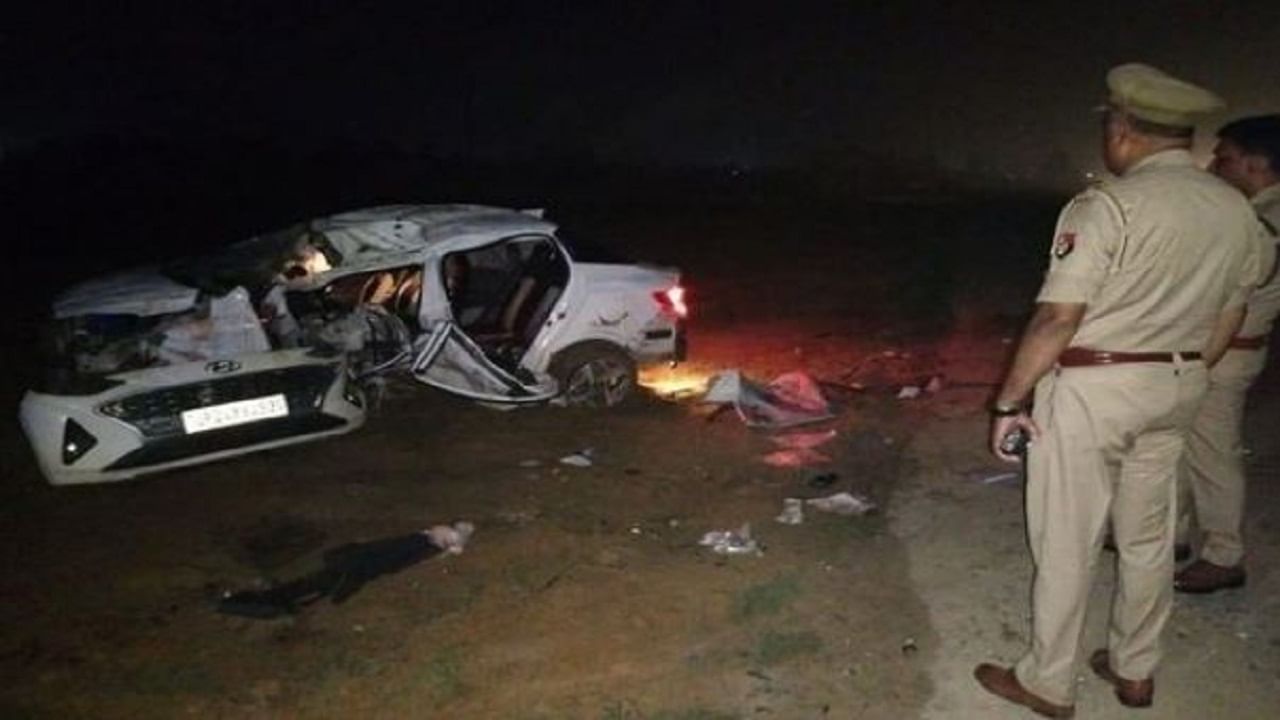 car jumped into the air from the breaker and hit the unipole three friend killed in Budaun