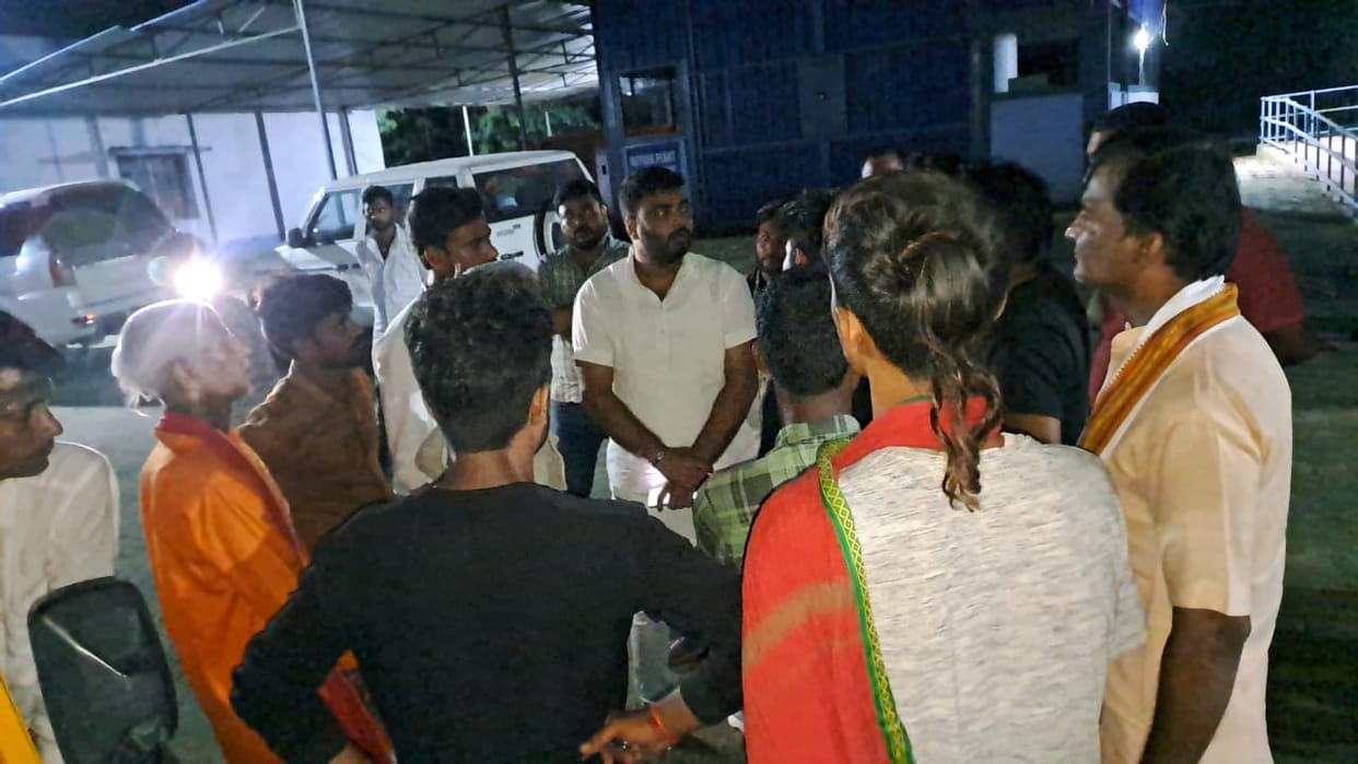 Bihar Kaimur News family coming from Varanasi met with accident on NH 2 woman died