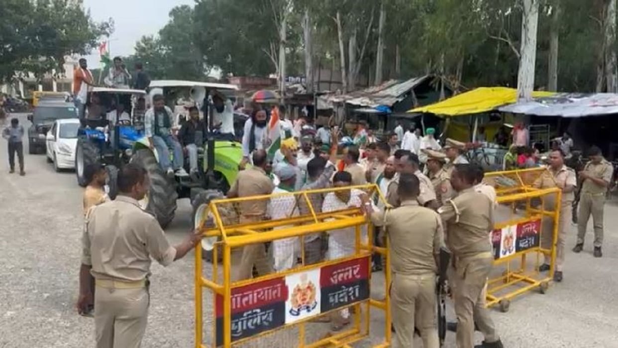 BKU Tikait group leaders took out a tractor march in Pilibhit