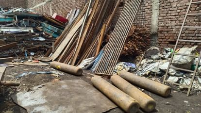 16 People Fell Sick Due To Leakage Of Toxic Gas In Junk Warehouse In Ghaziabad – Amar Ujala Hindi News Live