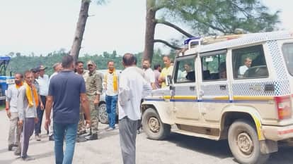 किडनैप हुई लड़की को पुलिस व स्थानीय युवाओं ने मिलकर बचाया।
