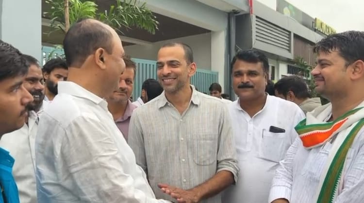 Bihar: हत्याकांड के आरोपी से जुड़े मामले में कांग्रेस नेता को पुलिस ने हिरासत में लिया, पूछताछ के बाद छोड़ा