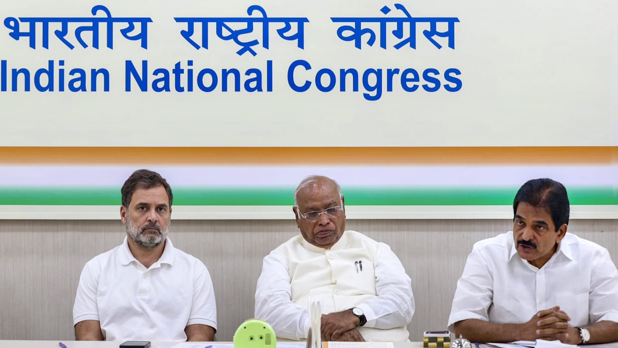 Rahul gandhi INDIA bloc leaders in Bihar to take out 'Vote Adhikar Yatra' across state from Aug 17