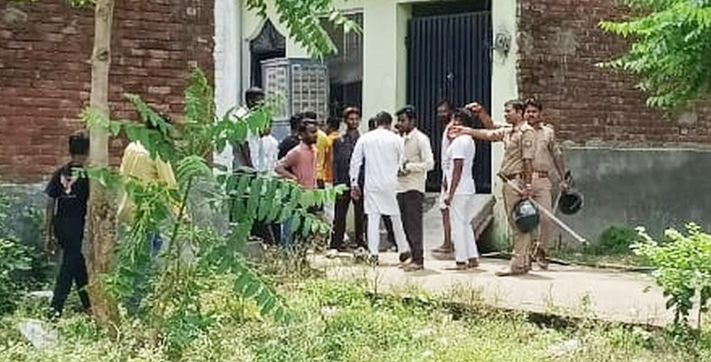 UP Fatehpur Mob Violence Case BJP to Move Court Over Religious Site Ownership in Fatehpur Details in Hindi