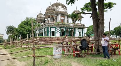 Fatehpur Temple and Tomb  dispute The tombs were repaired overnight STF commandos took over the front