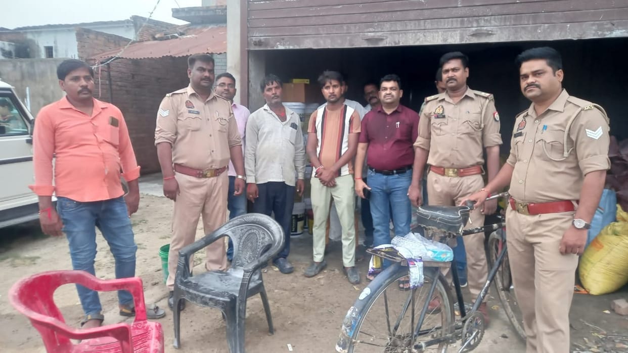 Prayagraj: Big game of fake fertilizer exposed in Kheri, 250 bags of MOP seized