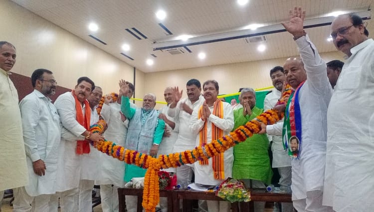 पीएम मोदी का गया जी दौरा: आगमन को लेकर एनडीए घटक दल की बैठक आयोजित, दिलीप जायसवाल बोले- 'ऐतिहासिक होगी सभा'