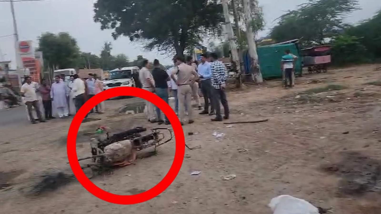 Nuh violence Fighting stone pelting and arson bikes and shops burnt bottles also thrown full story