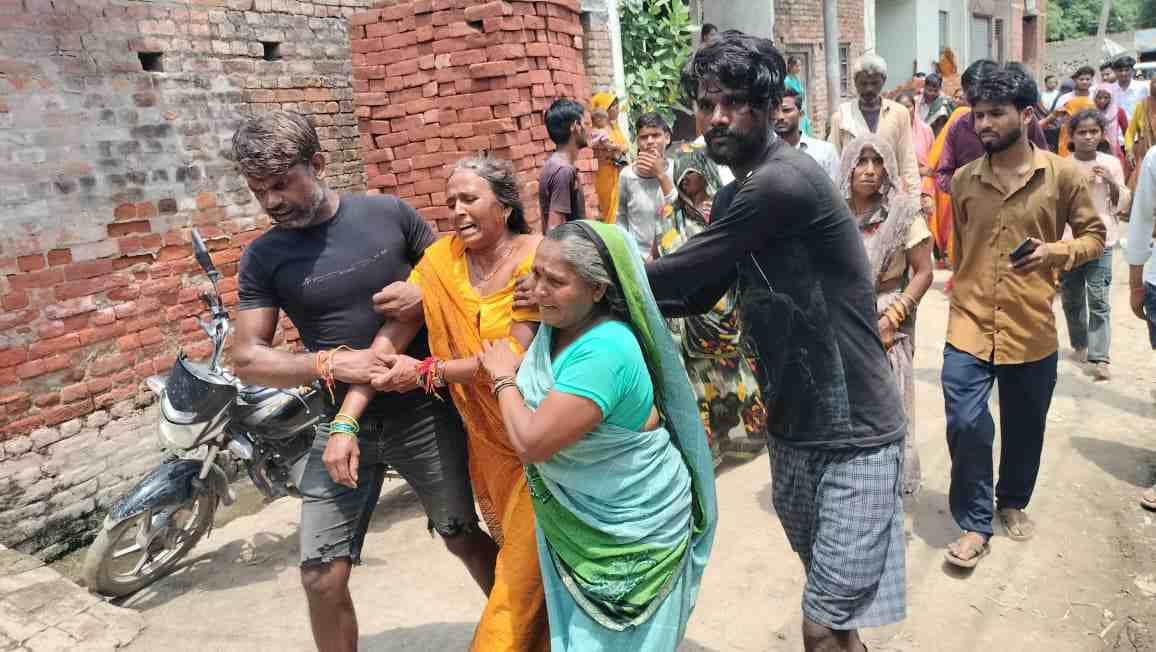 11 people including 7 children of etah died in road accident in Dausa in Rajasthan