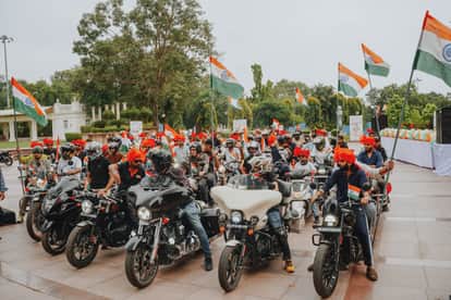 राजधानी की सड़कों पर देशभक्ति का जुनून