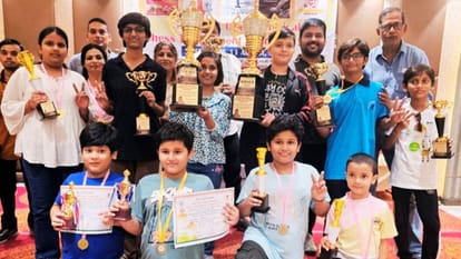 Football Acharya team made it to finals by defeating research students sports news