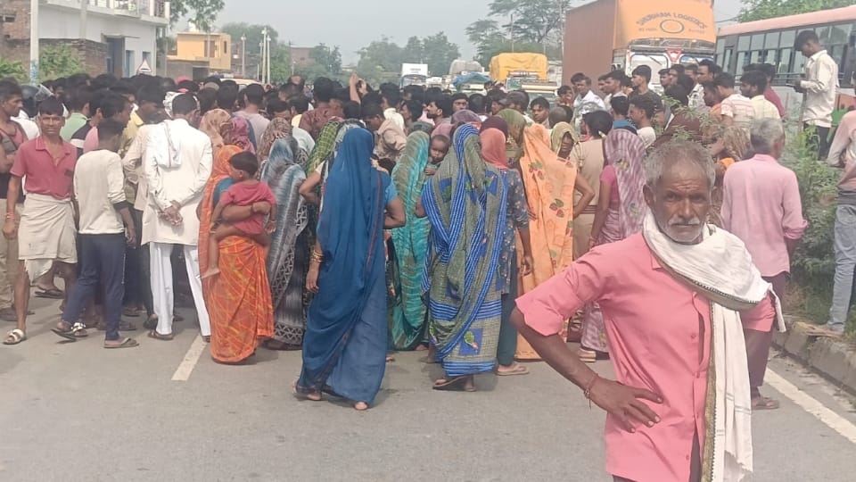 UP News Child dies after being crushed by a roadways bus Tragic accident happened in Sambhal
