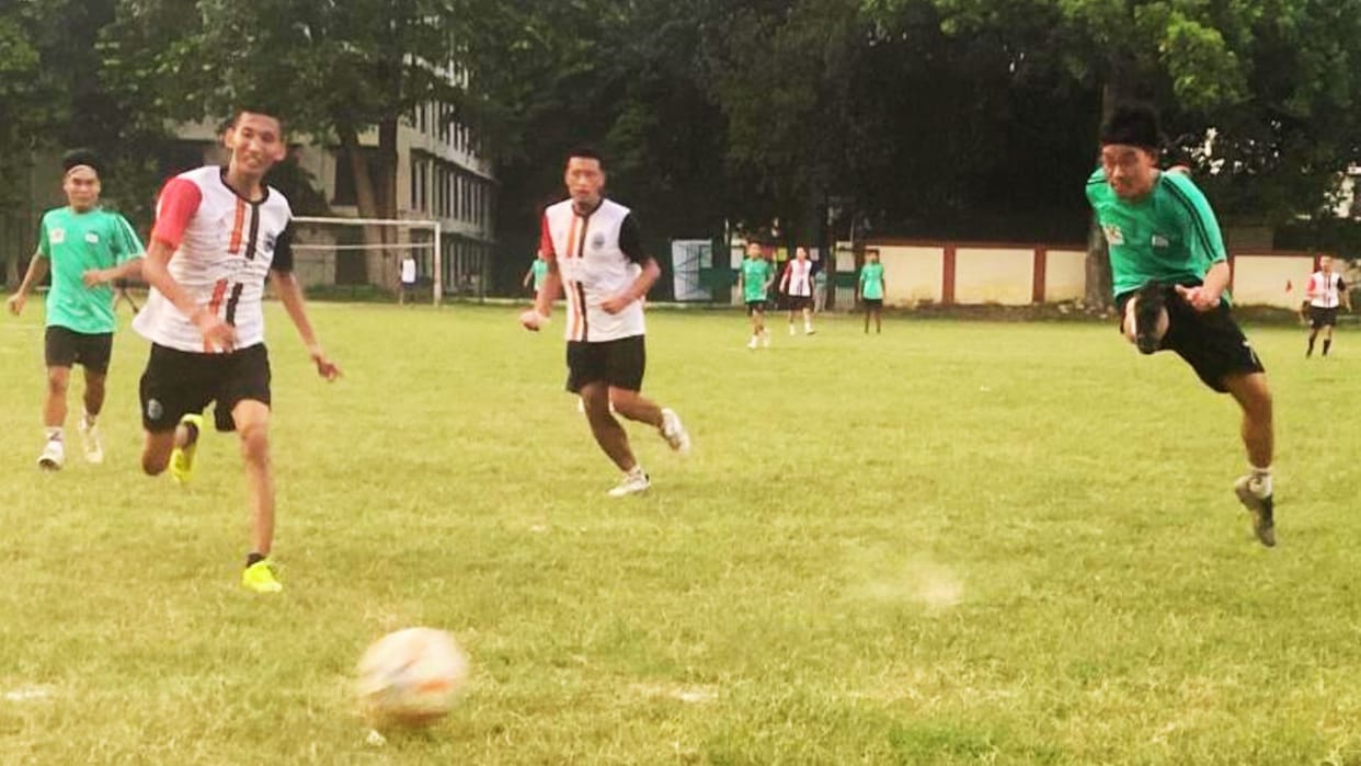 Football Acharya team made it to finals by defeating research students sports news
