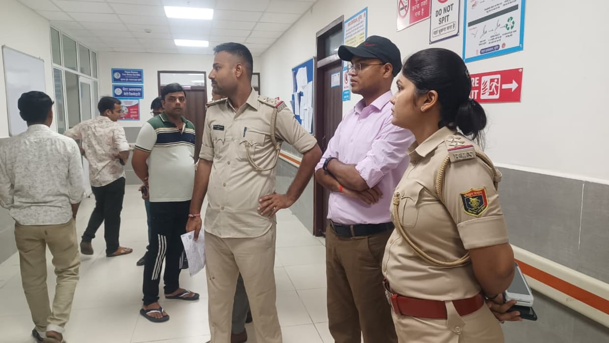 Bihar Crime News  Sand mafia attacked  transport department team in Munger