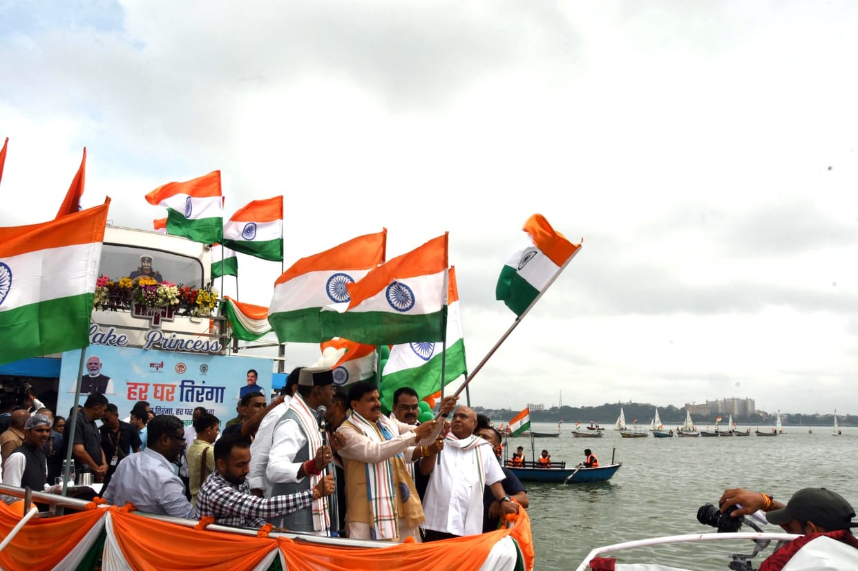 Har Ghar Tiranga Abhiyaan: Tricolor boat ride started at Boat Club, CM said- now you will get the fun of Dal L