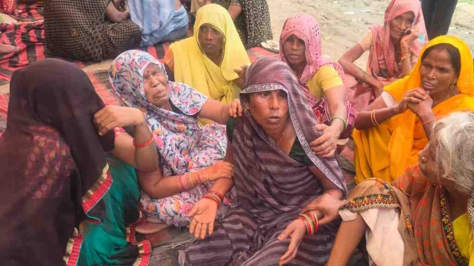 Accident in Dausa The joy of visiting Khatushyam and Salasar Balaji was buried in car