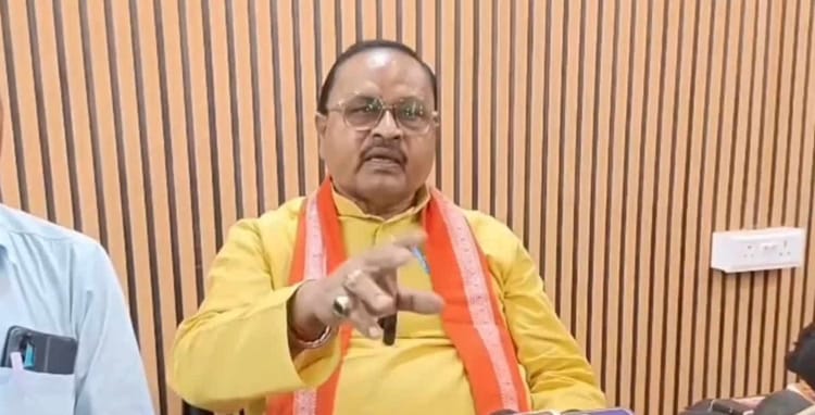 Bihar: भागलपुर में जदयू सांसद-विधायक आमने-सामने, गोपाल मंडल ने अजय मंडल पर लगाया एचआईवी पॉजिटिव होने का आरोप