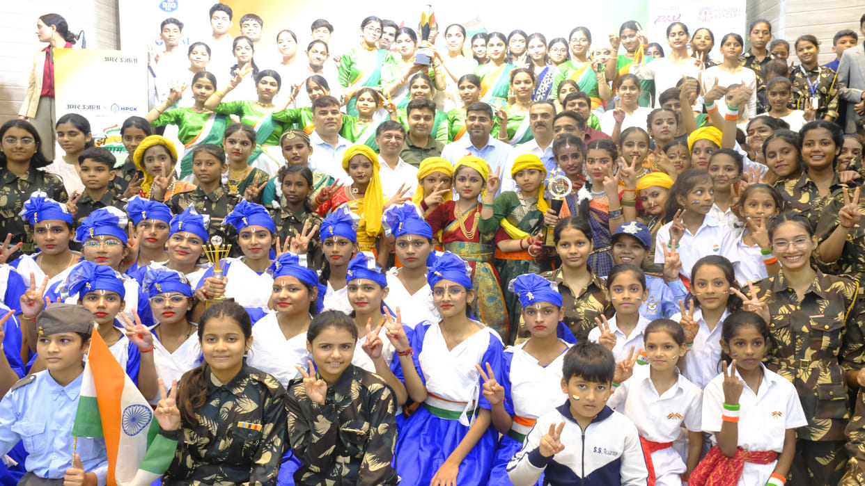 In Gorakhpur, various patriotic programs were organized by Amar Ujala under the title Maa Tujhe Pranam